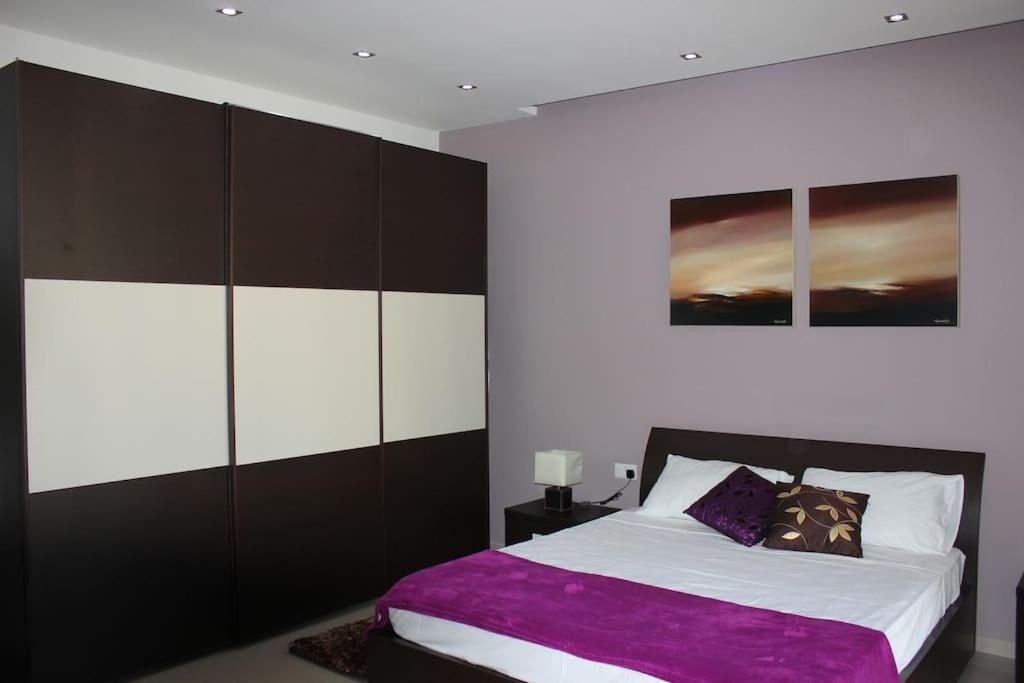 Sunny 2 Bedroom, 2 Bathrooms, Seaside Apt. Sliema Eksteriør billede