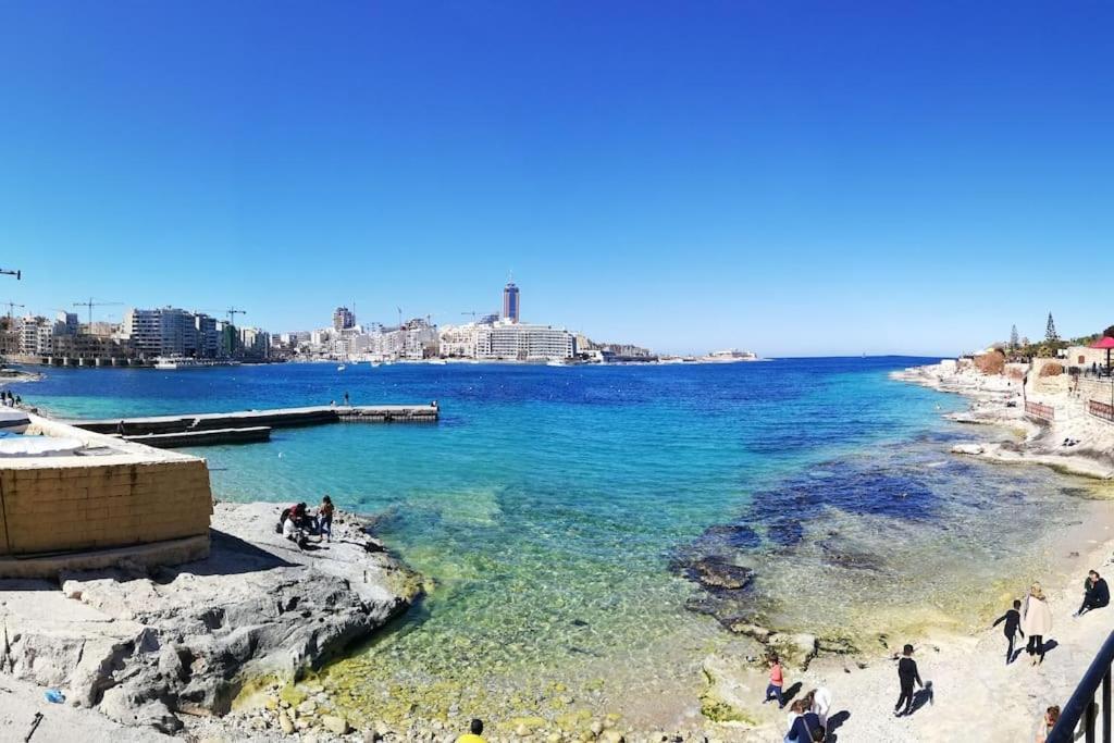 Sunny 2 Bedroom, 2 Bathrooms, Seaside Apt. Sliema Eksteriør billede