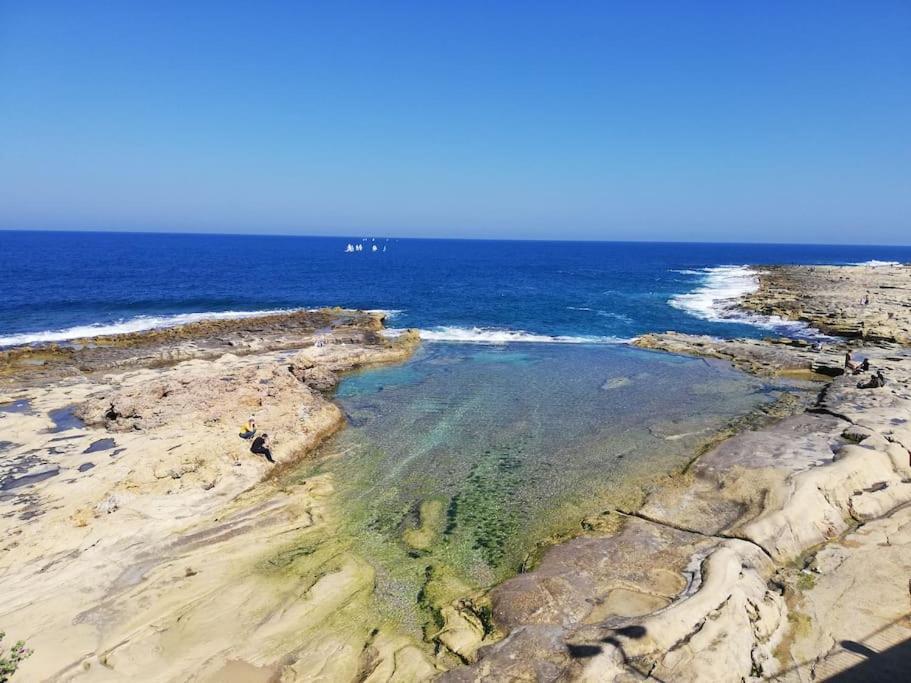 Sunny 2 Bedroom, 2 Bathrooms, Seaside Apt. Sliema Eksteriør billede