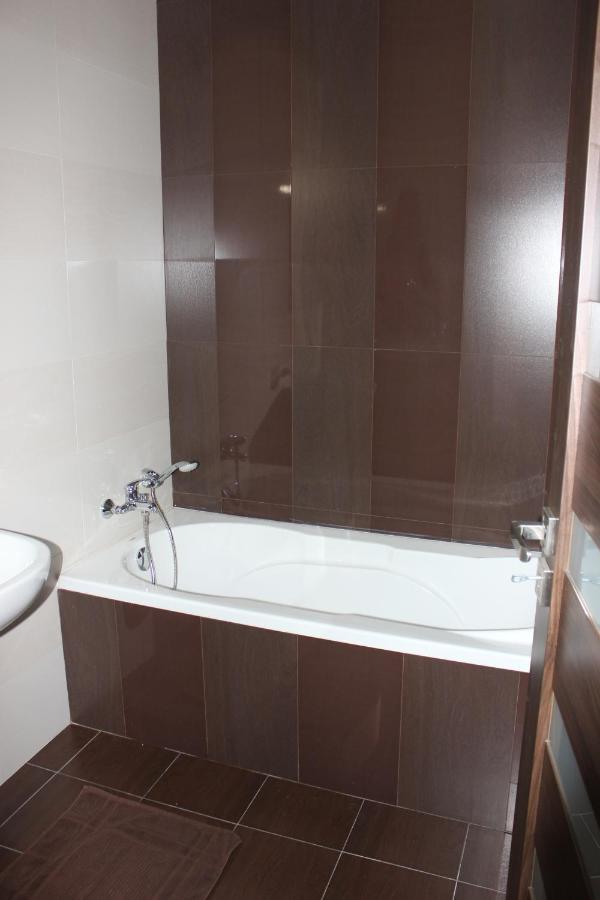 Sunny 2 Bedroom, 2 Bathrooms, Seaside Apt. Sliema Eksteriør billede
